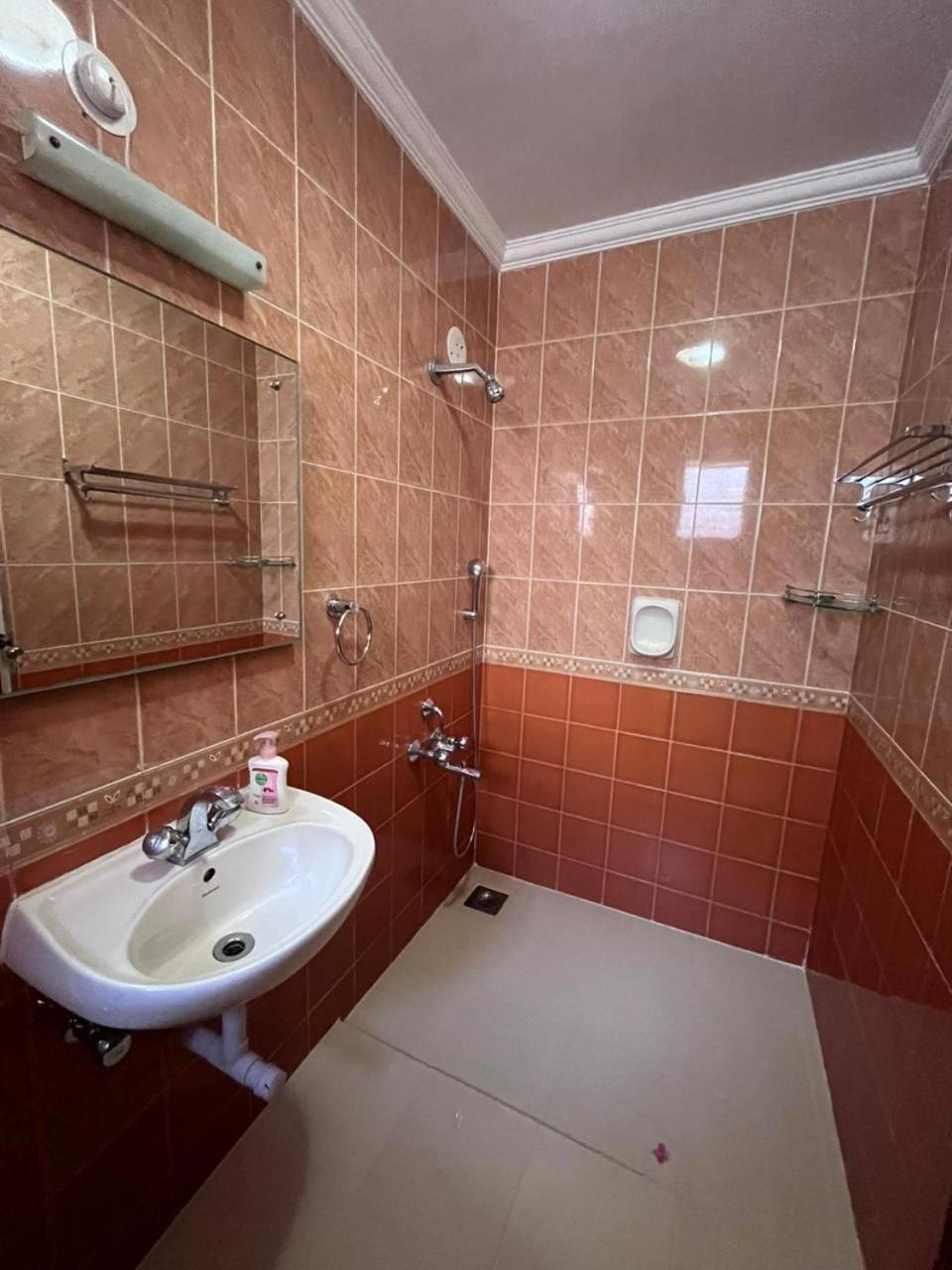 Quirkystays- 2bhk With Swimming Pool & Kitchen