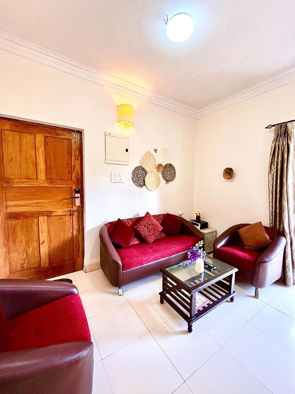 Quirkystays- 2bhk With Swimming Pool & Kitchen Apartment *